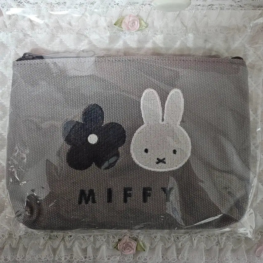 [BUNJANG] Miffy Embroidered Pouch / (일본정품) 미피 자수 파우치