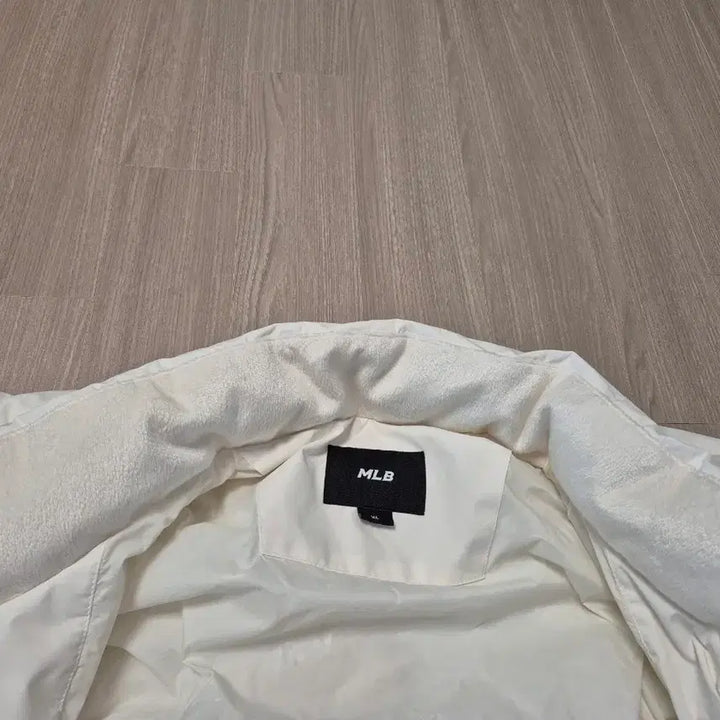 [BUNJANG] MLB New York Yankees Short Padded Jacket / MLB  패딩 105