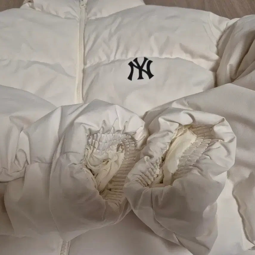 [BUNJANG] MLB New York Yankees Short Padded Jacket / MLB  패딩 105