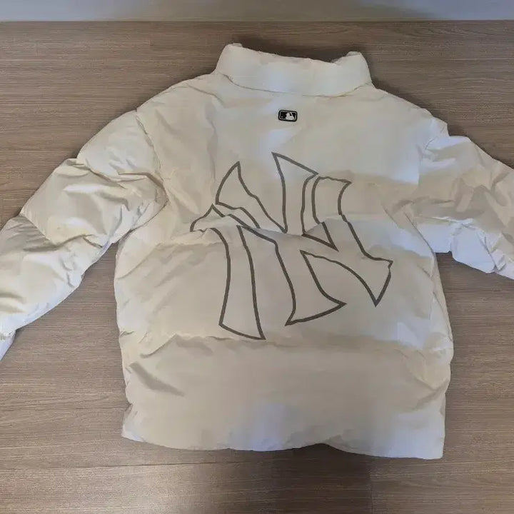 [BUNJANG] MLB New York Yankees Short Padded Jacket / MLB  패딩 105