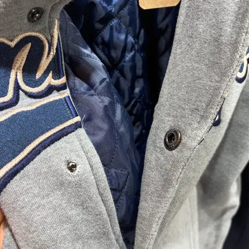 [BUNJANG] MLB New York Yankees Big Patch Varsity Jacket / XL MLB 뉴욕양키스 빅패치 배색 코튼 바시티