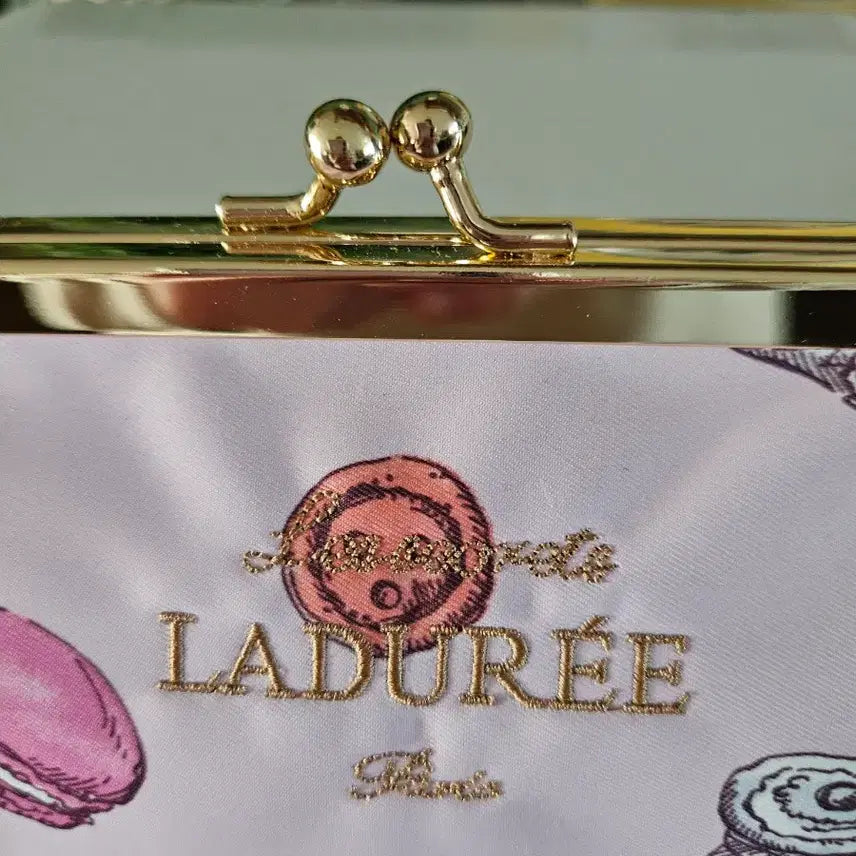 [BUNJANG] Laduree Macaron Pattern Pouch / (새상품)라뒤레 마카롱 파우치 판매해요