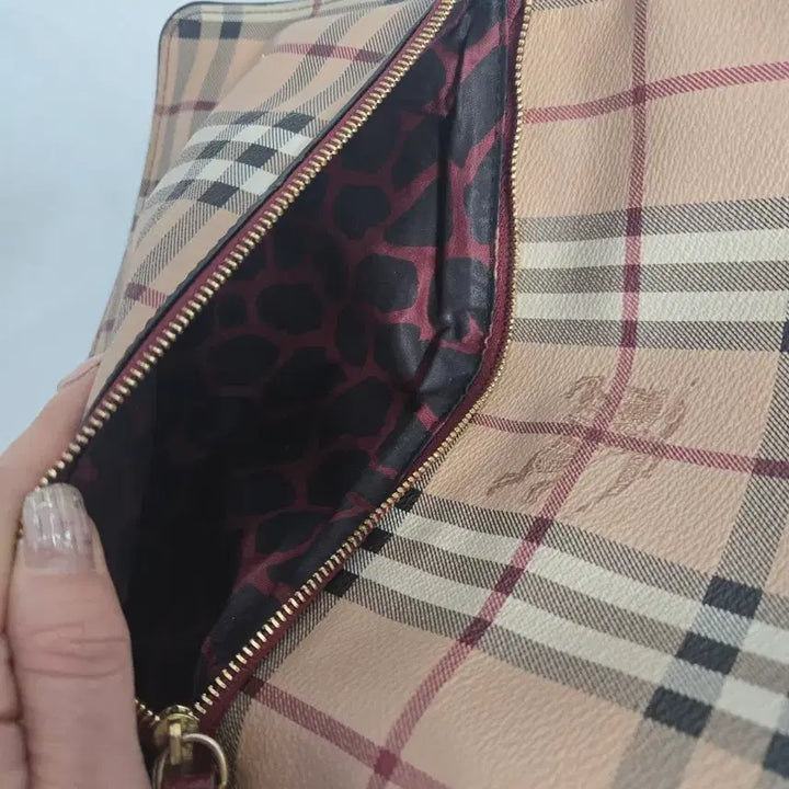[BUNJANG] Burberry Check Leather Clutch / 버버리 체크 가죽 패턴 클러치 정품