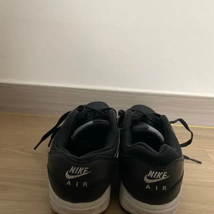 [BUNJANG] Nike Sneakers (245) - Black / 나이키운동화(245)-블랙