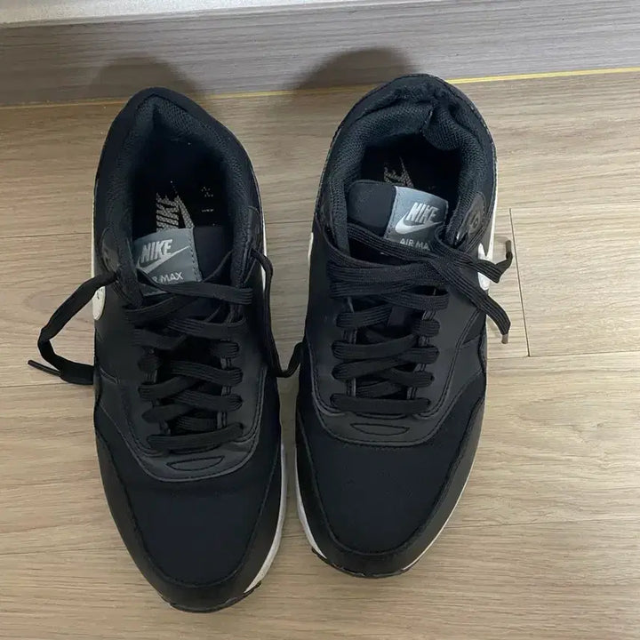 [BUNJANG] Nike Sneakers (245) - Black / 나이키운동화(245)-블랙