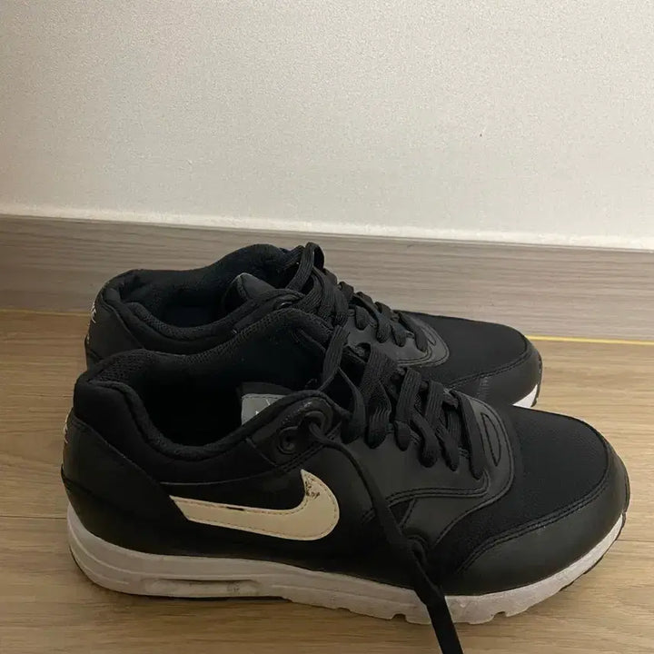 [BUNJANG] Nike Sneakers (245) - Black / 나이키운동화(245)-블랙