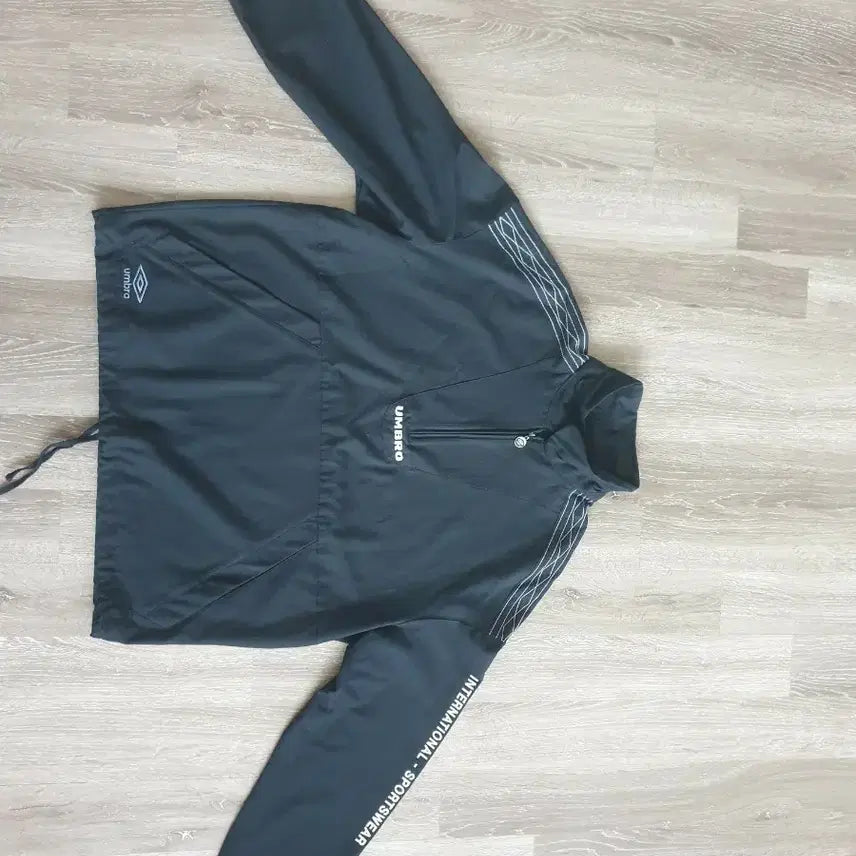 [BUNJANG] Umbro Men's Track Jacket (Size 100) / 엄브로 남성 트랙점퍼 100