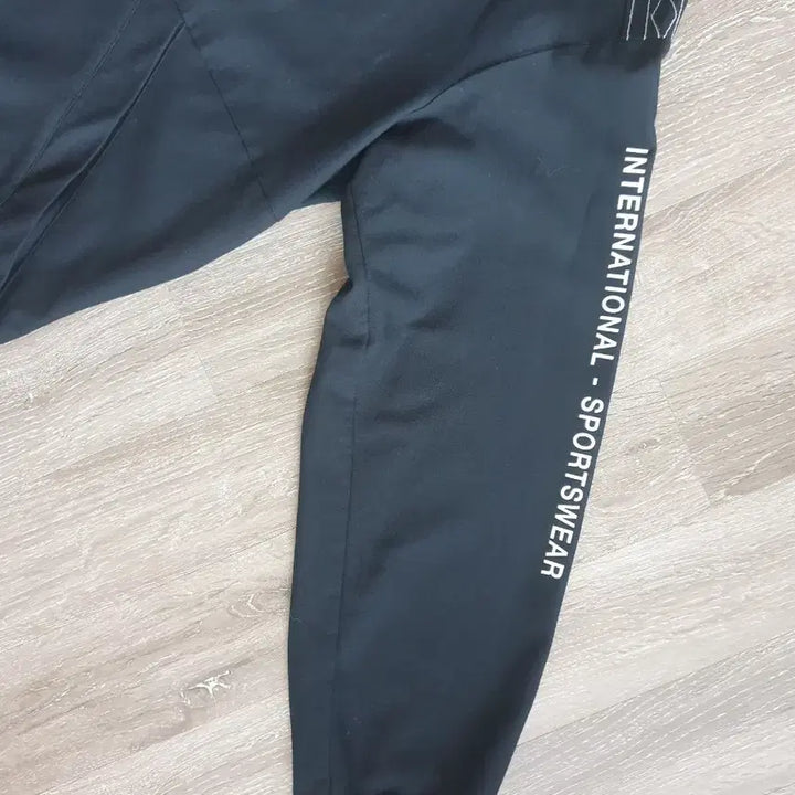 [BUNJANG] Umbro Men's Track Jacket (Size 100) / 엄브로 남성 트랙점퍼 100