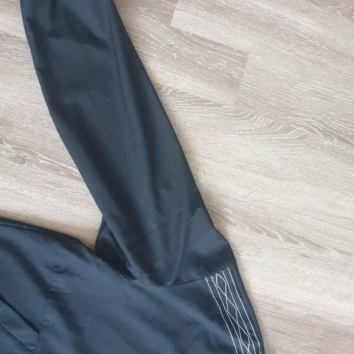 [BUNJANG] Umbro Men's Track Jacket (Size 100) / 엄브로 남성 트랙점퍼 100