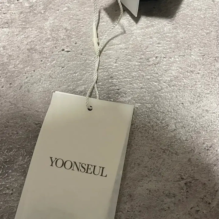 [SOLD OUT] (새상품/사진O) 윤슬샵 Sander 오프숄더 블랙