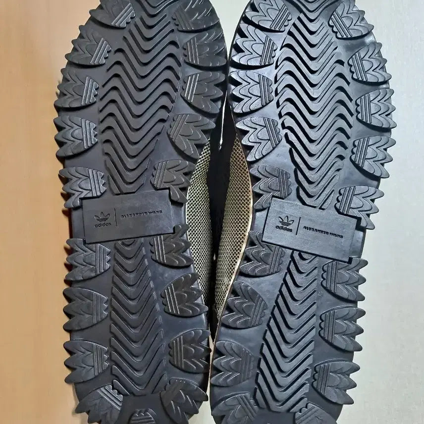 [BUNJANG] Adidas Alexander Wang Reissue Run Sneakers / 아디다스X 약280 알렉산더 왕 리이슈 런