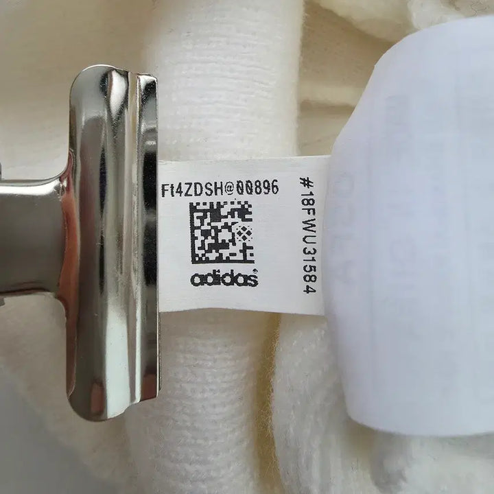 [BUNJANG] Adidas Boost Beanie Cap White / 아디다스 부스트 비니 캡 화이트