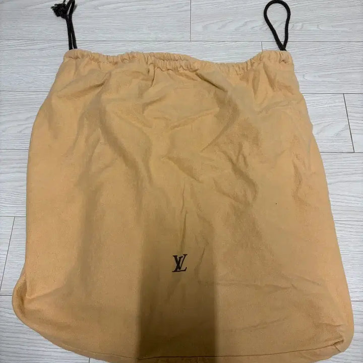 [BUNJANG] Louis Vuitton Epi Shoulder Bag / 루이비통 에삐 숄더백