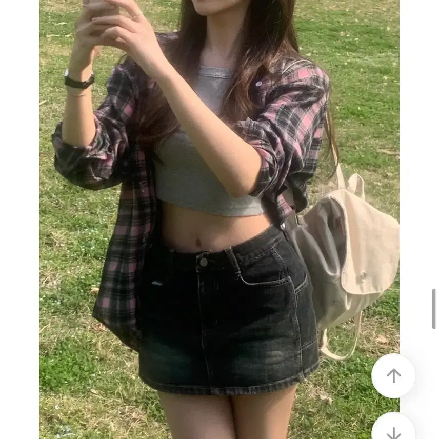 [BUNJANG] Avely Women's Checkered Shirt / [미착용 새상품]에이블리 봄 가을 /여성 체크 남방 셔츠