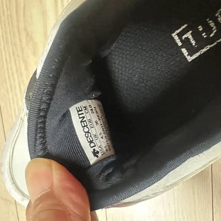 [BUNJANG] Descente Kids Sneakers (240) / 데상트 키즈 아동화 운동화 240