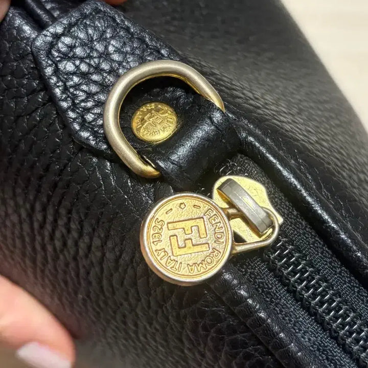 [BUNJANG] Fendi 2-Way Dome Bag / 펜디 2way 돔 백 판매합니다