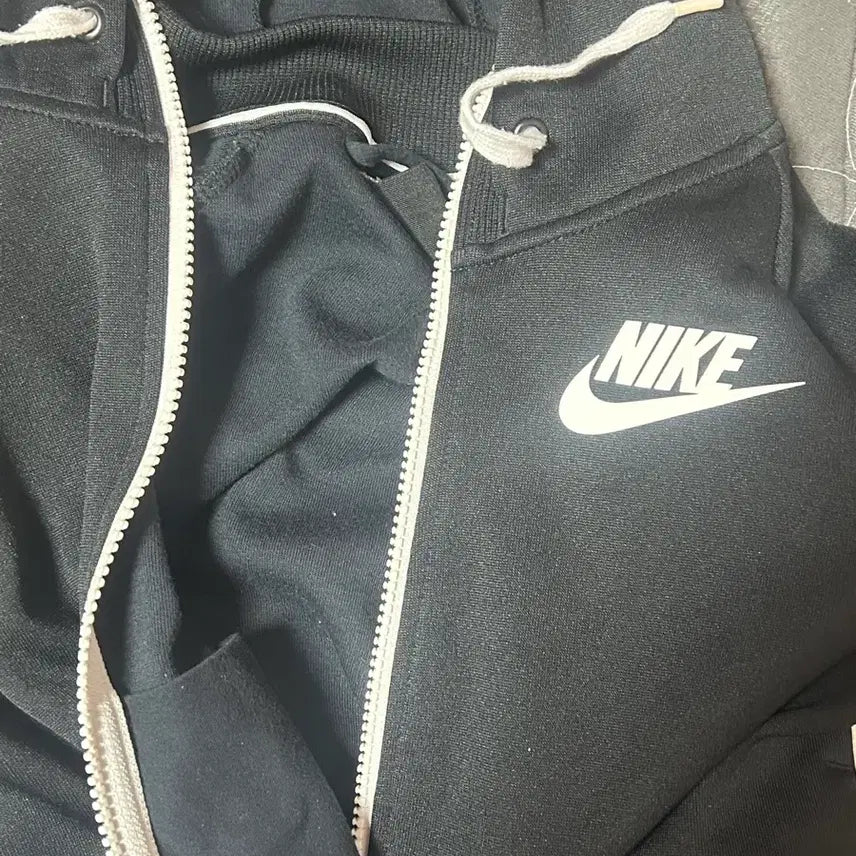 [BUNJANG] Nike Cropped Hoodie / 나이키 후드집업 팔아요 크롭이여서 비율 좋아보여요