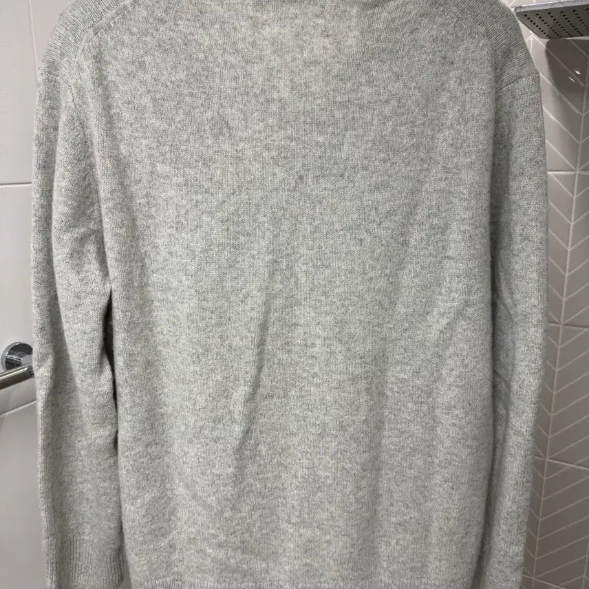 [BUNJANG] Acne Studios V-Neck Wool Cashmere Knit (Size L) / 아크네스튜디오 브이넥 울 캐시미어 니트 L (Acne Studios)