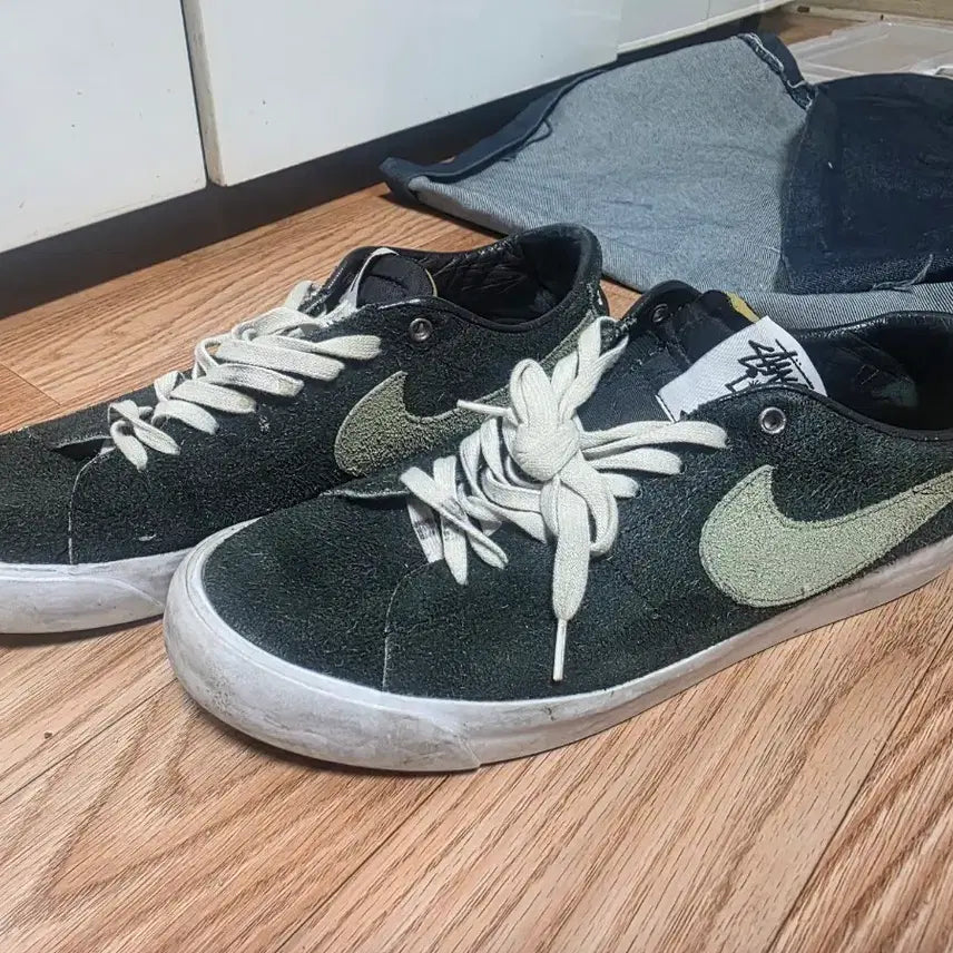 [BUNJANG] Nike SB x Stussy Blazer Low Sneakers / 나이키SBx스투시 블레이져 로우