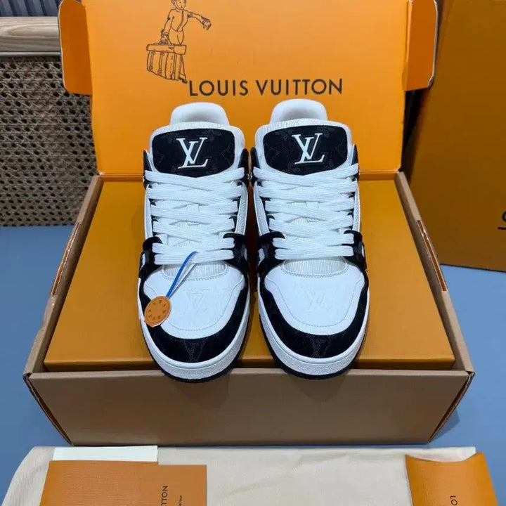 [BUNJANG] LV Clover Trainer Sneakers / LV 클래식 스니커즈, 클로버 트레이너 시리즈
