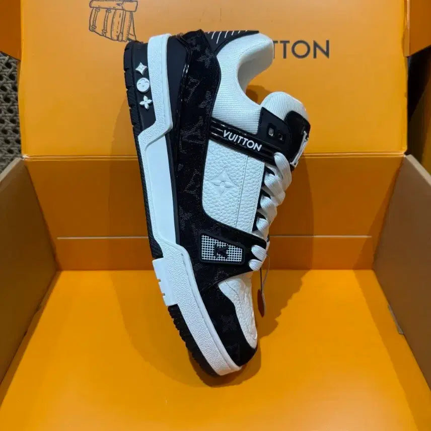 [BUNJANG] LV Clover Trainer Sneakers / LV 클래식 스니커즈, 클로버 트레이너 시리즈