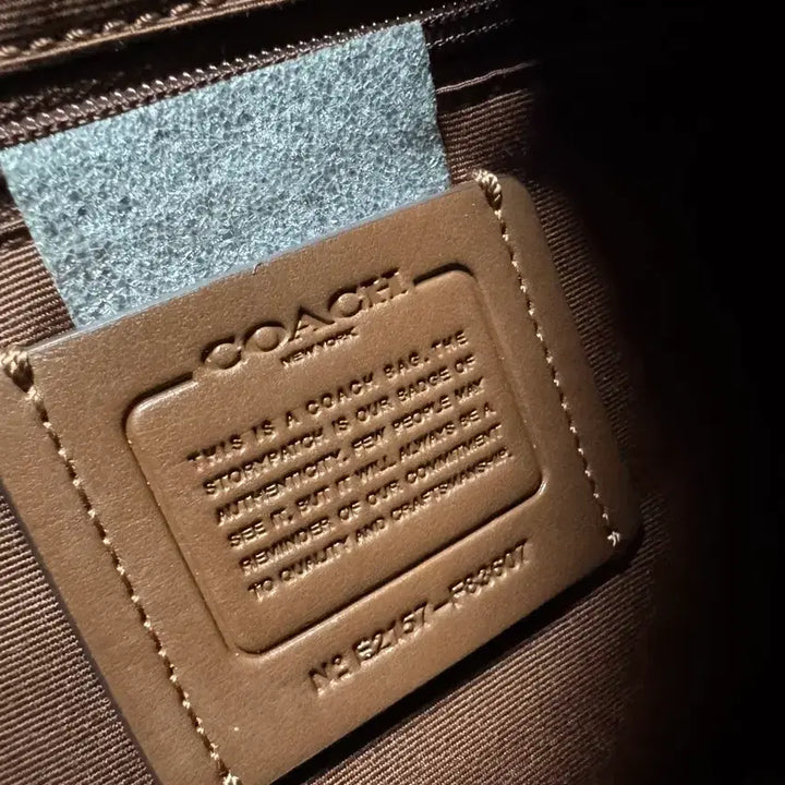 [BUNJANG] Coach Signature Tote Bag / 코치(Coach) 시그니처 토트백