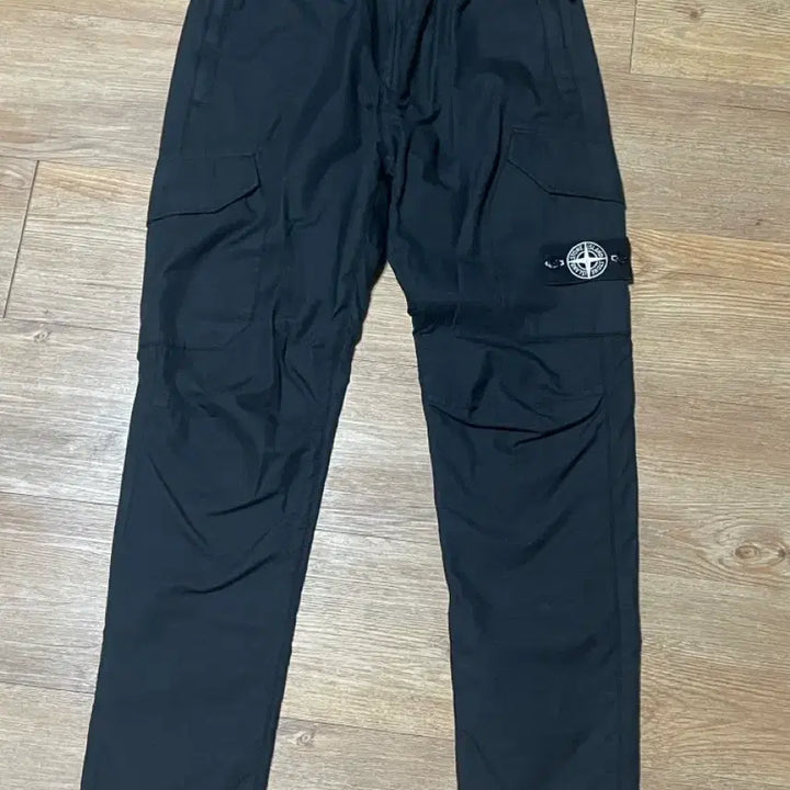 [BUNJANG] Stone Island Reflective Weave Ripstop-TC Cargo Pants / 스톤아일랜드 리플렉티브 위브 립스탑-TC 카고팬츠