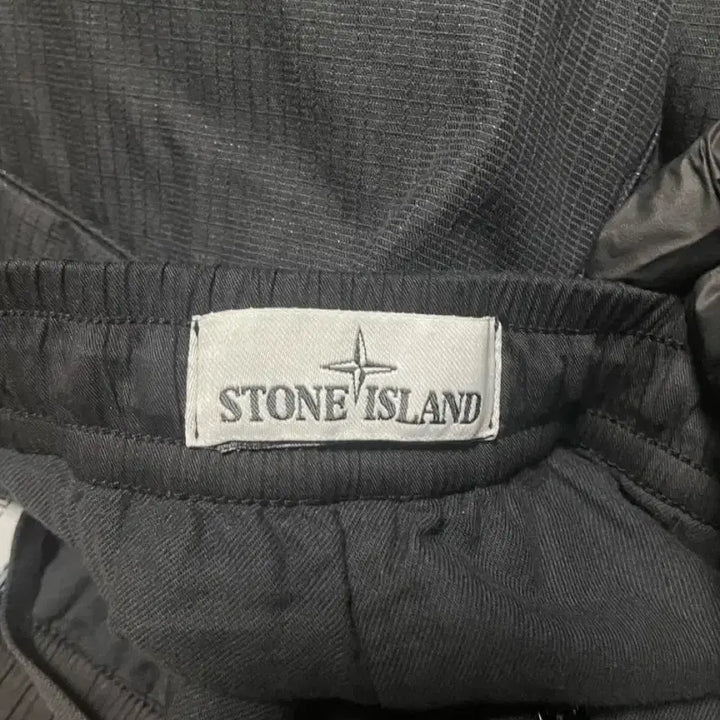 [BUNJANG] Stone Island Reflective Weave Ripstop-TC Cargo Pants / 스톤아일랜드 리플렉티브 위브 립스탑-TC 카고팬츠
