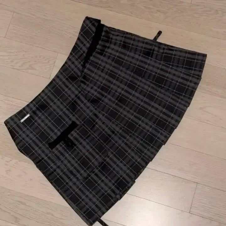 [BUNJANG] Miseki Seoul Pocket Layered Check Skirt - Black / 미세키서울 Pocket layered check skirt 블랙 / 1
