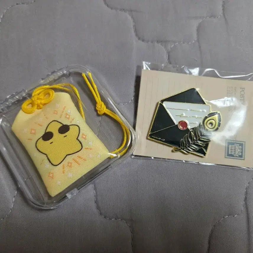 [BUNJANG] Pixelly Gakbyeol Popup Official Goods Badge + Amulet Bundle Set / 일괄, 설명참고) 픽셀리 각별 팝업 부적 공식 굿즈 미궁 뱃지