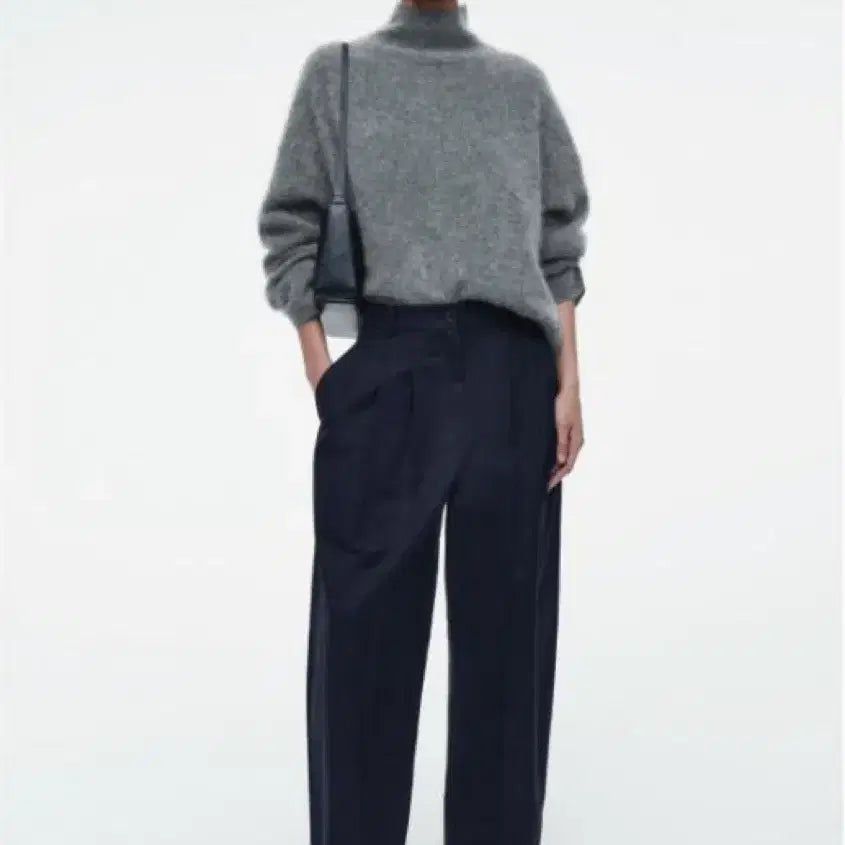 [BUNJANG] COS Pleated Barrel Leg Cotton Trousers / (24FW) COS 플리티드 배럴 레그 코튼 트라우저