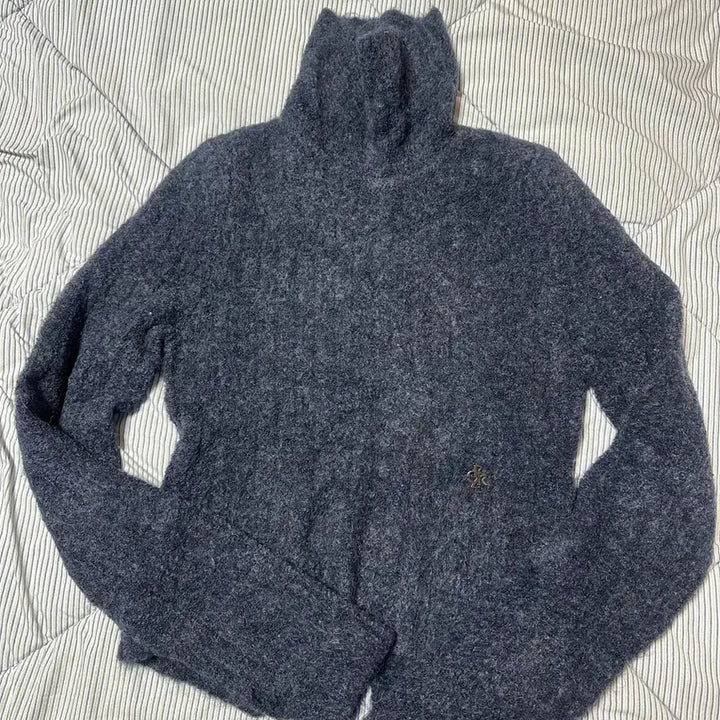 [BUNJANG] SITYBREEZE Back Slit Turtleneck Knit / 시티브리즈 백 슬릿 터틀넥 니트