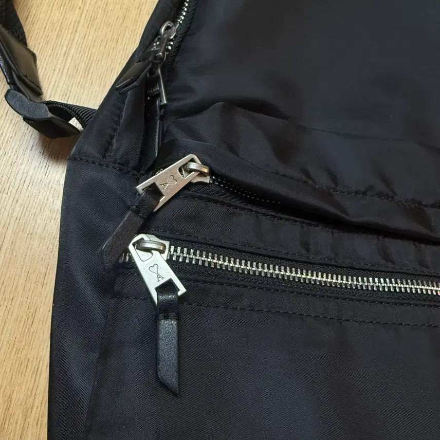 [BUNJANG] Ami Nylon &amp; Leather Backpack / 정품 아미 백팩 나일론 레더 가방 남녀공용