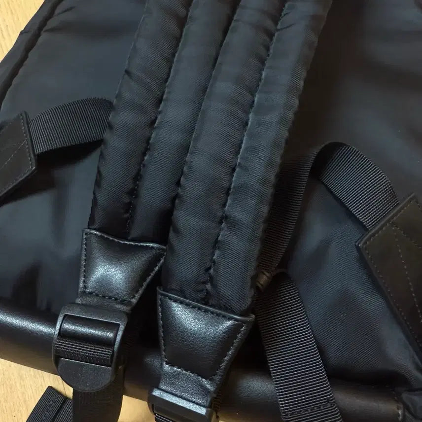 [BUNJANG] Ami Nylon &amp; Leather Backpack / 정품 아미 백팩 나일론 레더 가방 남녀공용