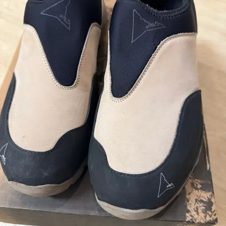 [BUNJANG] Loa Slip-on 280 (43) / 로아 슬립온 280 (43사이즈)