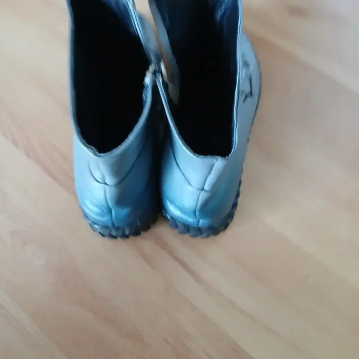 [BUNJANG] Embroidered Ankle Boots (Size 235) / 꽃 자수 앵클 부츠  235