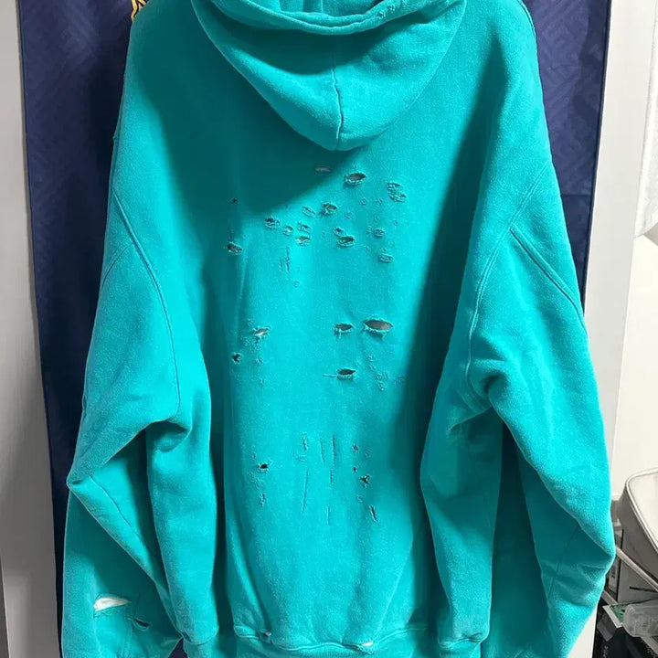 [SOLD OUT] 발렌시아가 디스트로이드 후드 민트