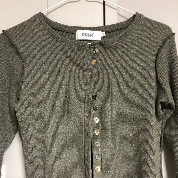 [BUNJANG] ErEr Button-Detail Tee / 에르에르 Button-Detail Tee