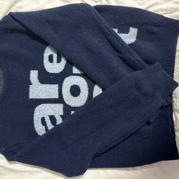 [BUNJANG] The Coldest Moment Navy Knit Sweater / 이번주만 싸게) 더콜디스모먼트 니트