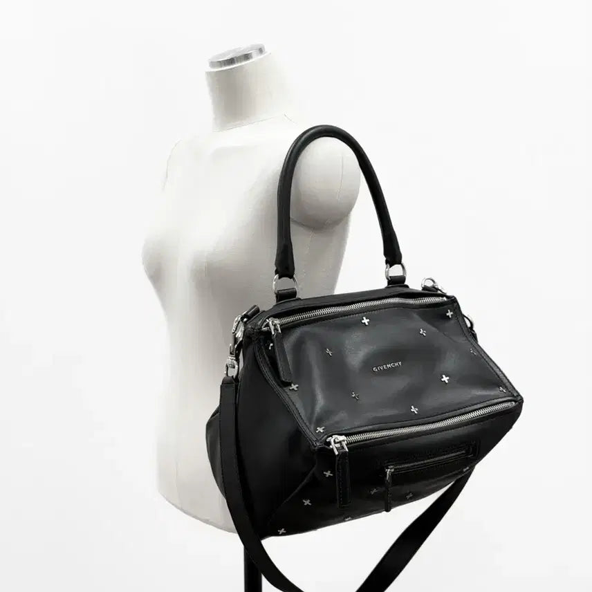 [BUNJANG] Givenchy Pandora Studded 2WAY Shoulder Bag (Medium) / 지방시 판도라 크로스 스터드 2WAY 숄더백 미듐
