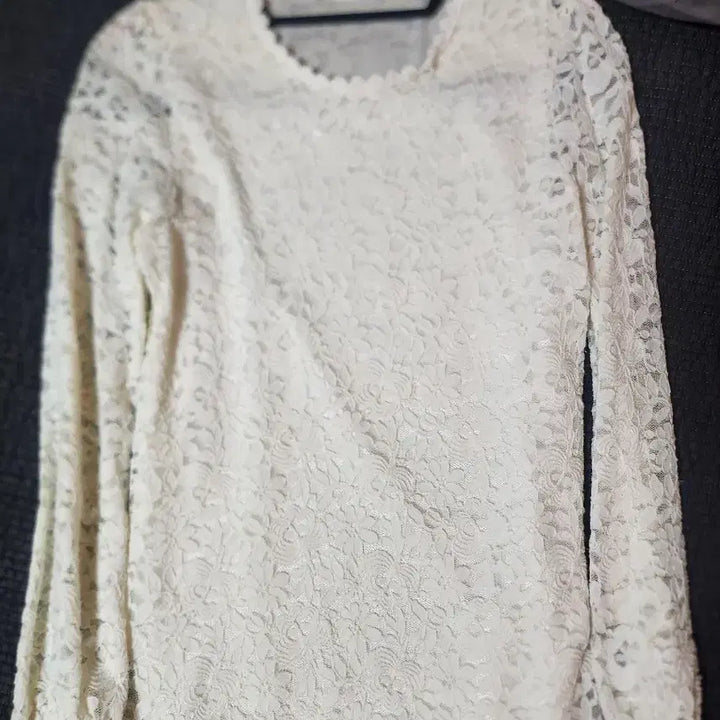 [BUNJANG] Ivory Lace Long Sleeve Blouse / 아이보리 레이스 긴팔 블라우스