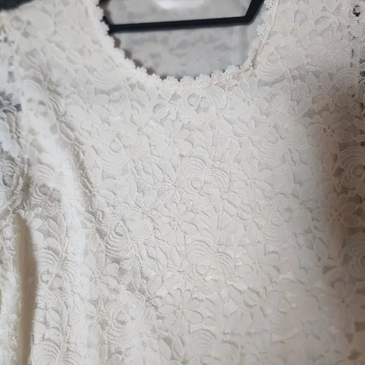 [BUNJANG] Ivory Lace Long Sleeve Blouse / 아이보리 레이스 긴팔 블라우스