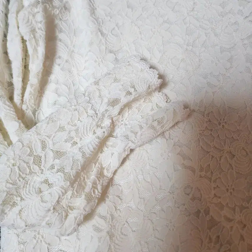 [BUNJANG] Ivory Lace Long Sleeve Blouse / 아이보리 레이스 긴팔 블라우스