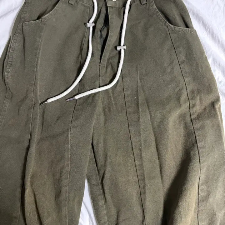 [SOLD OUT] GLW 굿 라이프 웍스 와이드핏 카키색 바지