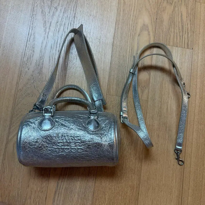 [SOLD OUT] 마지셔우드 소가죽 원통 미니백 숄더백 가방 실버