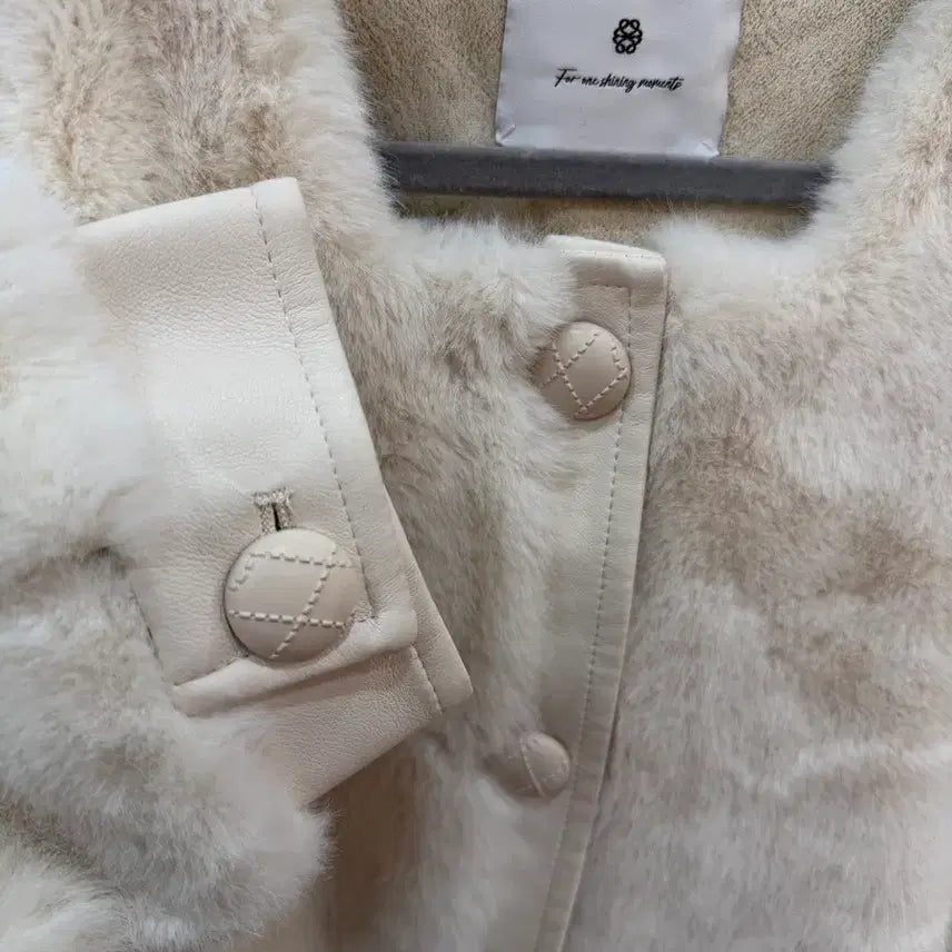 [BUNJANG] Satin Ivory Fur Jacket / SATIN 아이보리 퍼 자켓