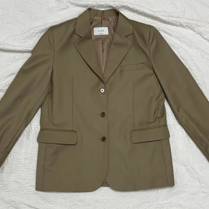 [BUNJANG] Oversized Three Button Women's Jacket (Sealed) / 오버핏 쓰리버튼 여성 자켓 (새상품)