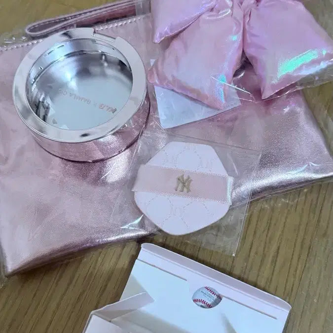 [BUNJANG] Banila Co. MLB Collaboration Cushion / 바닐라코 mlb 새제품