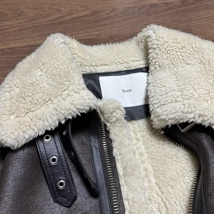 [BUNJANG] Dunst Unisex Shearling Jacket Brown M / 던스트 유니섹스 루즈핏라인 시어링 자켓 브라운 M