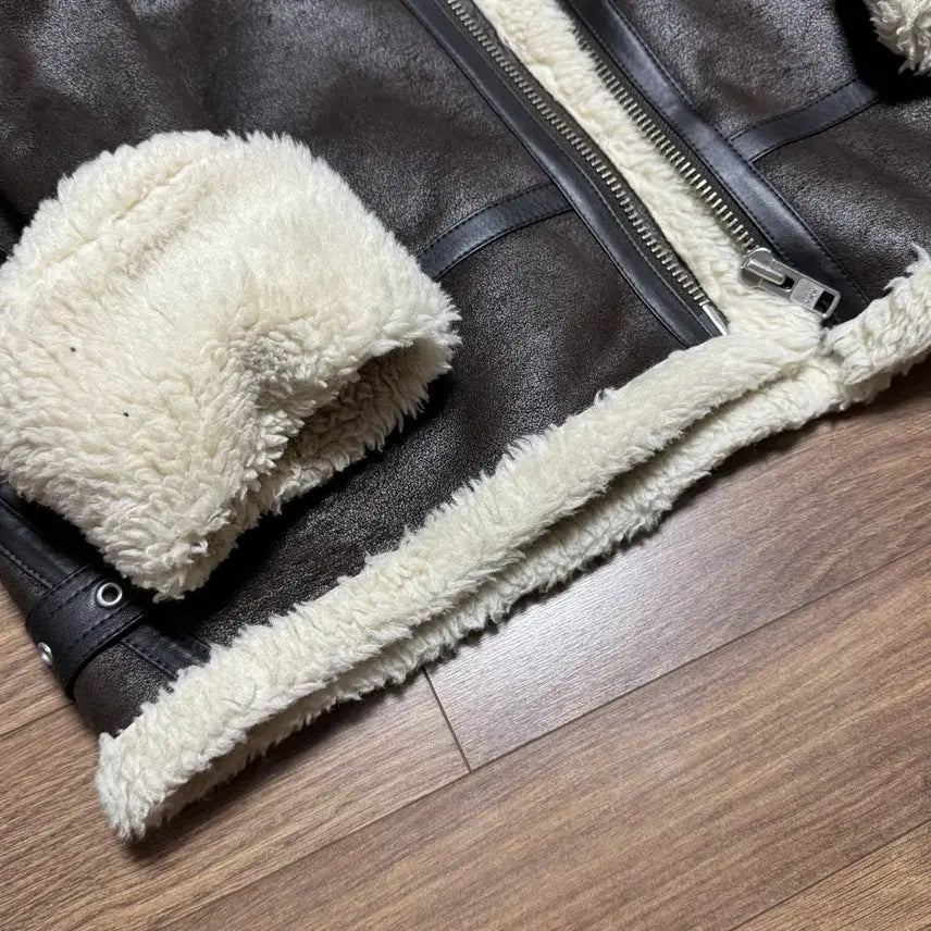 [BUNJANG] Dunst Unisex Shearling Jacket Brown M / 던스트 유니섹스 루즈핏라인 시어링 자켓 브라운 M